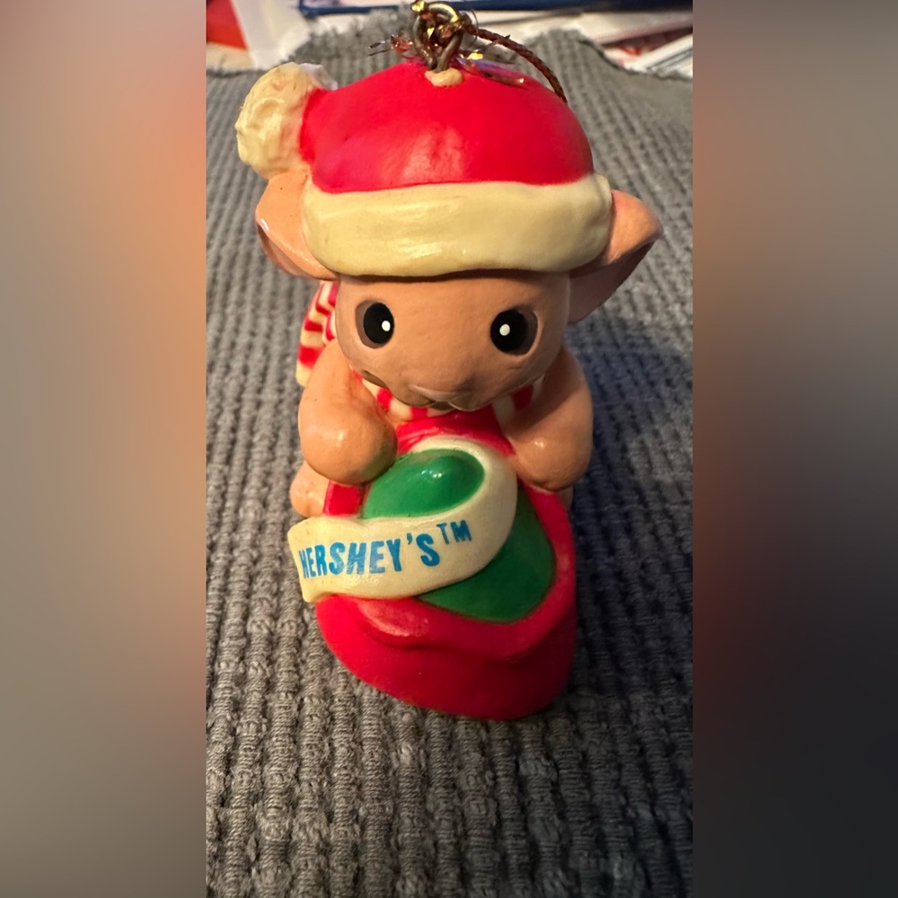 COLLECTIBL : Hershey’s Christmas Mouse Ornament